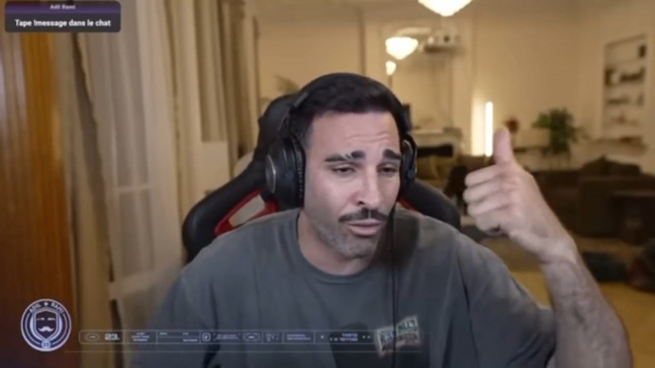 直播爆粗拉米：去**的亚马尔，看不惯C罗与他握手时他的态度