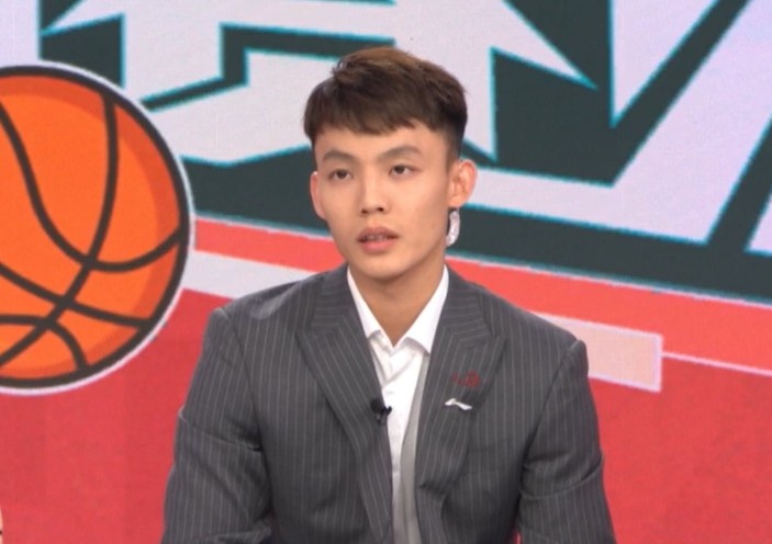 徐杰：最欣赏王俊杰的是他非常自信 他虽到队时间短但适应得很快