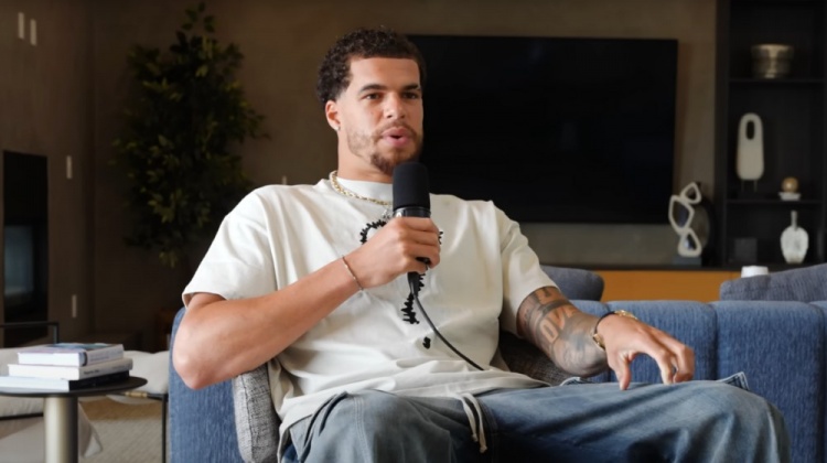 小波特：很多NBA球员成名后就迷失自我 但我有家教就不会这样