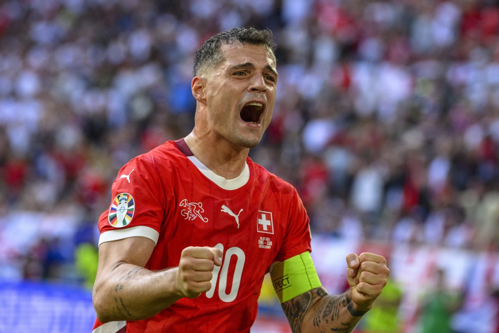 图片报：勒沃库森预计2000万欧出售扎卡 双冠王中轴线彻底解体