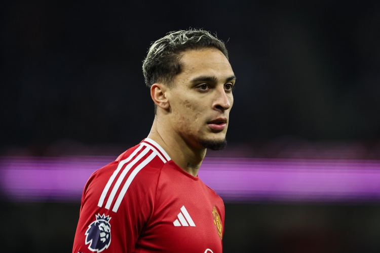 联手C罗记者：利雅得胜利已正式报价安东尼，曼联要价6000万