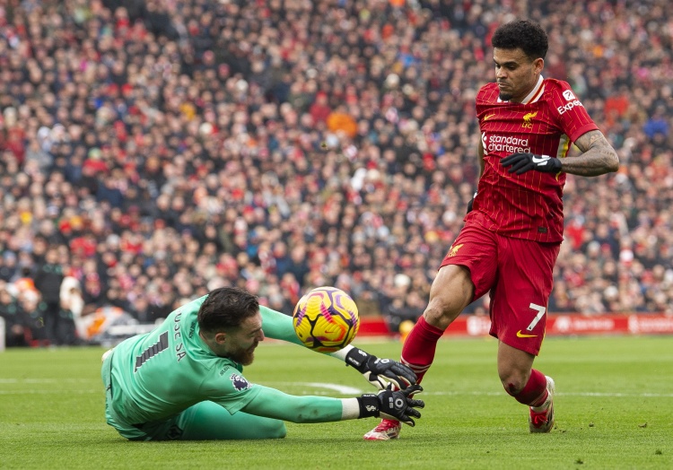 斯洛特：决定暂时不让迪亚斯出场 他想离队吗？你不该来问我