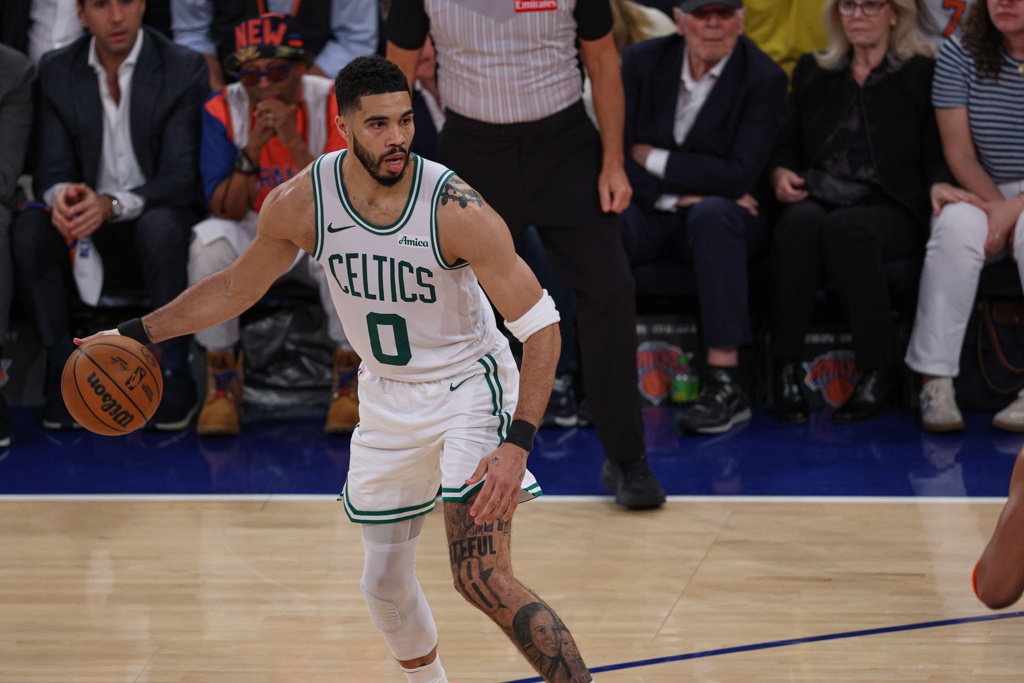 医学博士：个人预测塔图姆最快11月复出 慢的话可能要明年1月