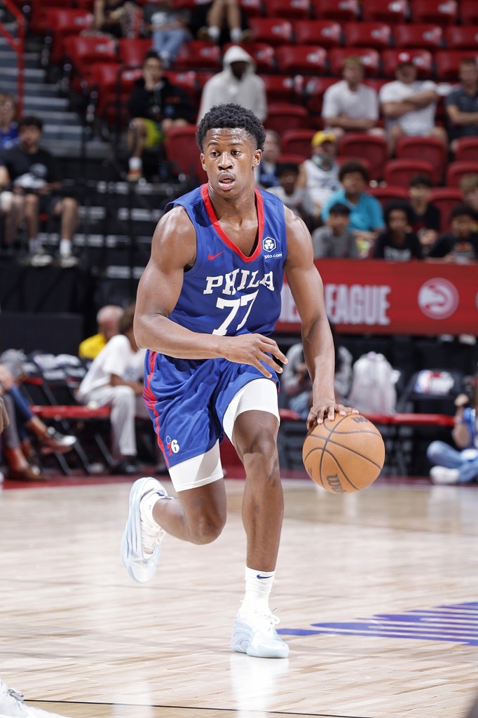 进NBA最想跟谁交手？埃奇库姆：世界上的每个孩子都会说詹姆斯