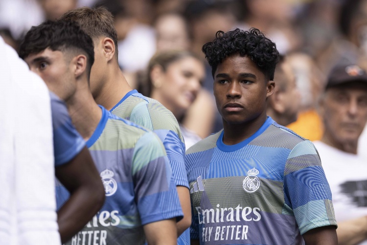 西媒：姆巴佩改穿皇马10号后，恩德里克和加西亚成为9号球衣候选