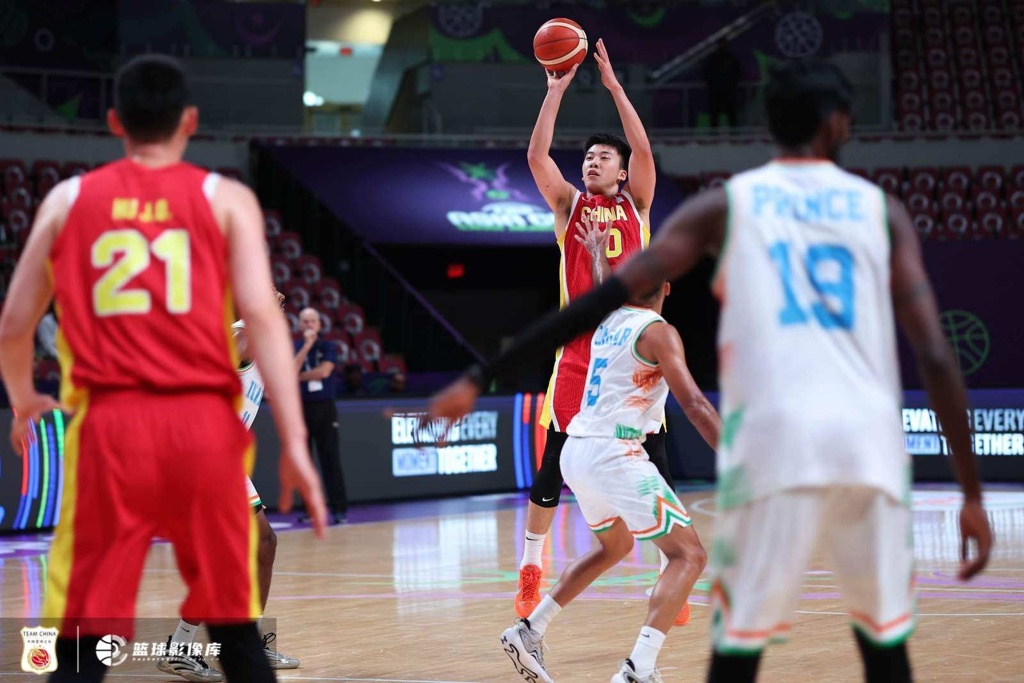 8月19日回旧金山大学报到 王俊杰：暑假经历了很多 感谢教练&领导