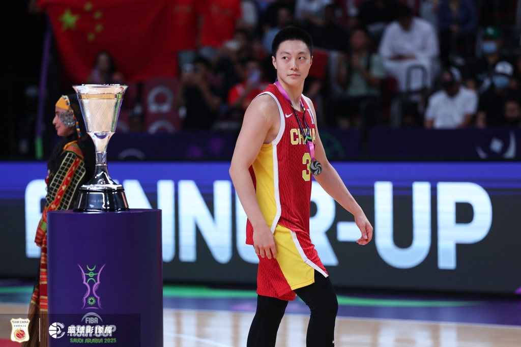 胡明轩：亚洲杯最后的成绩有些可惜 更重要的是接下来的任务&目标